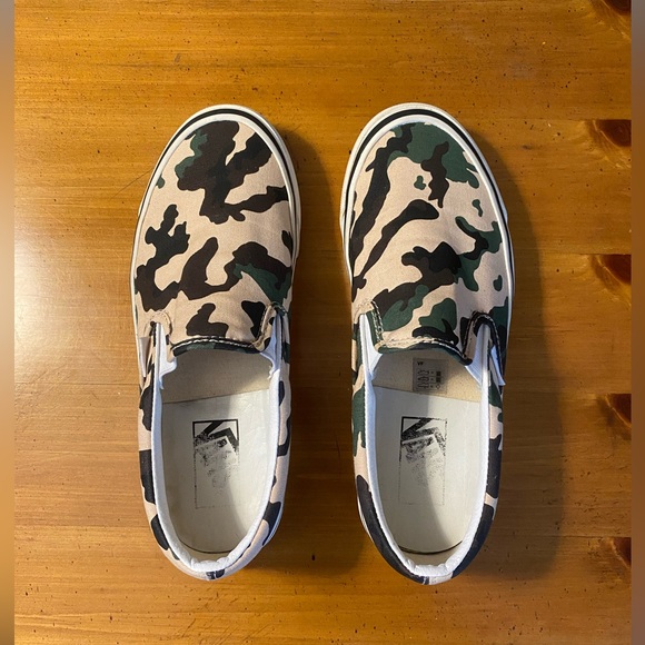 Custom Camo Design Classic Slip On Vans - Picture 5 of 7